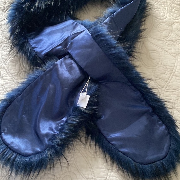 Fashion Apparel & Accessories Navy Fur Scarf - Picture 7 of 9